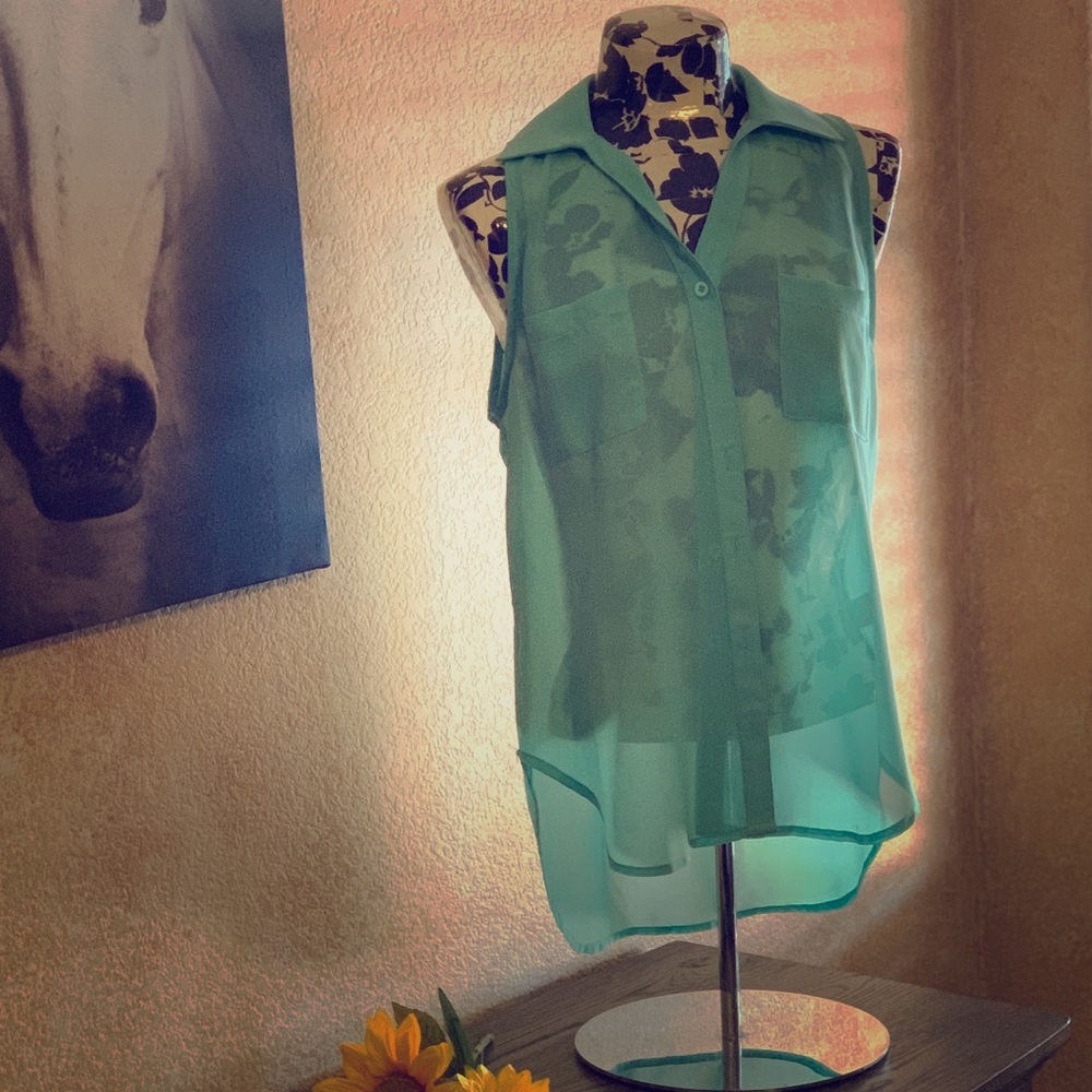 Sleeveless top